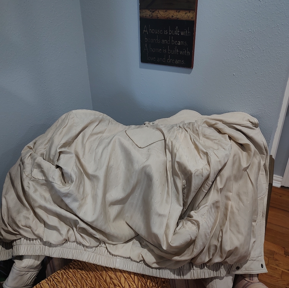 CLEARANCE!! Vintage Leather Preston And York Front-snap Coat In Eggshell - Picture 4 of 8